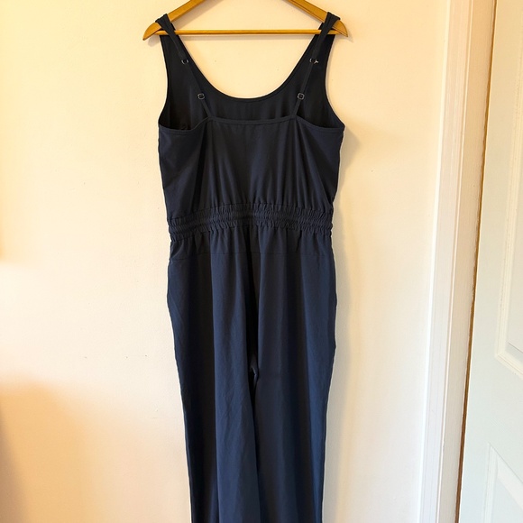 Abercrombie & Fitch Traveller Jumpsuit in Navy | Size Large - Picture 6 of 10